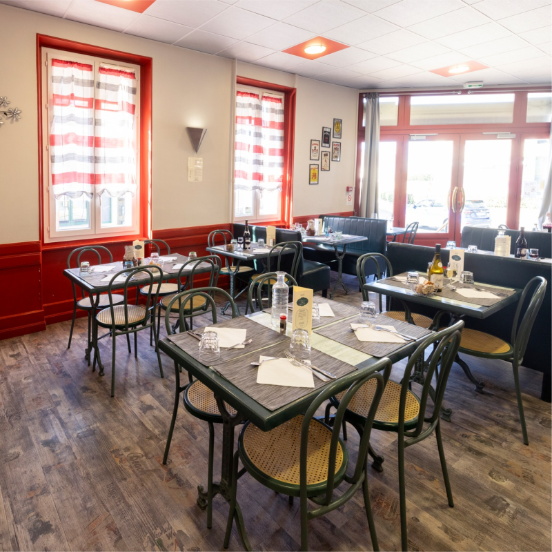 Brasserie - Hôtel - Restaurant De Paris - restaurant JALIGNY-SUR-BESBRE - Restaurant Dompierre