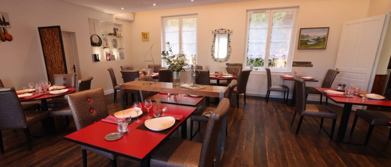 Hôtel - Restaurant De Paris - restaurant JALIGNY-SUR-BESBRE - Hôtel proche le Pal